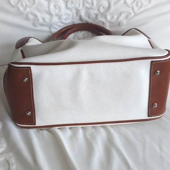 Dooney & Bourke Archives-Pebble Leather Tuck Lock Tote-White/British Tan NEW - Picture 6 of 15